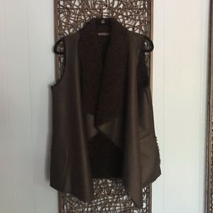 VELVET Vest 🖤 open faux fur vest- Black